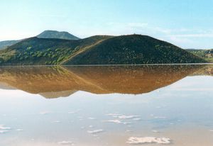 주니족이 수 세기 동안 소금을 채취해 온 뉴멕시코 주 주니 솔트 호