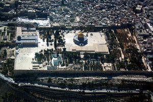 2013년 성전산을 동쪽에서 서쪽 방향으로 바라본 모습.