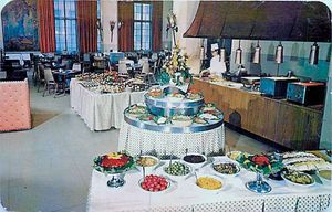 1955년 아메리쿠스 호텔(Americus Hotel)의 디너 뷔페