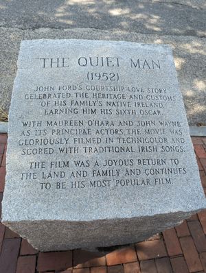 포틀랜드의 포드 동상에 있는 조용한 사나이의 돌 비문.