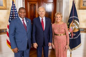 2022년 12월 14일, 조 바이든 미국 대통령과 질 바이든 여사와 함께한 중앙아프리카 공화국 파스탱 투아데라(Faustin-Archange Touadéra) 대통령