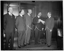 미국과 영국 간 운항권을 받은 트립(1937년)