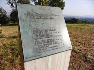 프로이트가 《꿈의 해석》을 집필하기 시작한 곳을 기념하는 기념비(오스트리아 그린칭 근처)