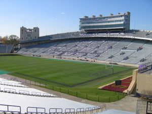 노스웨스턴의 49,000석 규모 미식축구 경기장인 라이언 필드(Ryan Field)