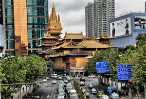 상하이(上海)의 경안사(靜安寺)는 중국의 진언(眞言, Mantrayana) 전통을 계승하고 있다.