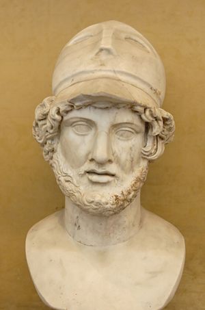 페리클레스의 코린트 투구 대리석 흉상, 그리스 원본의 로마 복제품, 키아라몬티 박물관, 바티칸 박물관