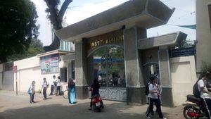 호치민시 1군에 있는 THPT 에른스트 텔만(Ernst Thälmann 고등학교)