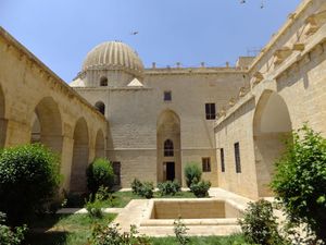 술탄 이사 메드레세