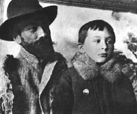 어린 "비트카치"와 그의 아버지, 1893년경