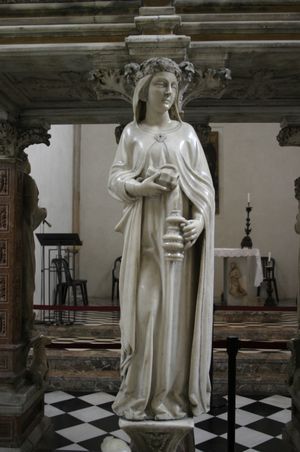 물을 와인에 섞는 여자는 유럽에서 절제의 표준적인 알레고리였다. 이 조각상은 베로나의 성 베드로의 무덤의 일부이다.