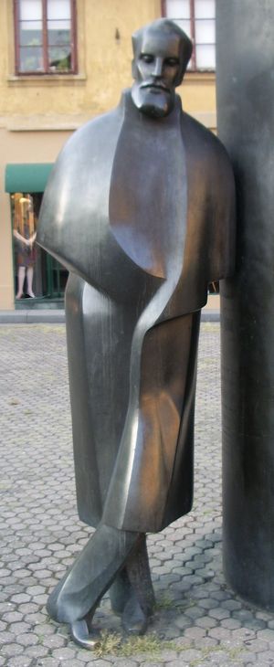 자그레브 Vlaška 거리에 있는 아우구스트 셰노아 동상