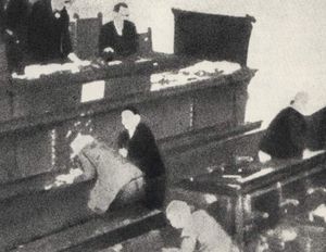 베오그라드 국회에서 크로아티아 국회의원 암살 사건은 세르비아인과 크로아티아인 사이의 관계를 크게 손상시킨 사건 중 하나였다.