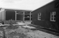 건설 중인 난민 통과 수용소