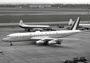 1960년 8월 히드로 공항에서 운행 중인 알리탈리아 더글러스 DC-8