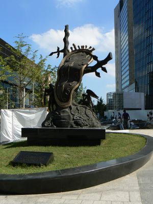 조각상 《시간의 귀족》의 상하이 복제본