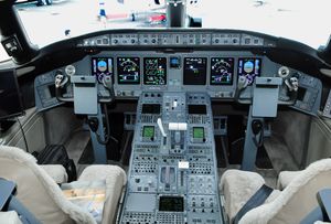 Honeywell Primus 2000 XP EFIS 제품군이 장착된 비행 갑판