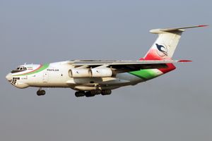 2023년 12월 메흐라바드 국제공항에 착륙하는 푸야 항공(Pouya Air) Il-76