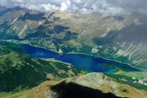 코르바취봉에서 본 실스 호수