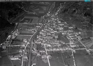 m}} 상공의 포스키아보 항공 사진