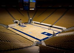 BYU Marriott Center에 위치한 농구장