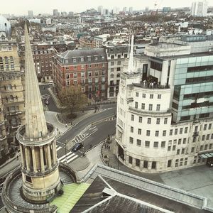 브로드캐스팅 하우스 옆에 있는 올 소울스 교회, The Heights에서 본 모습