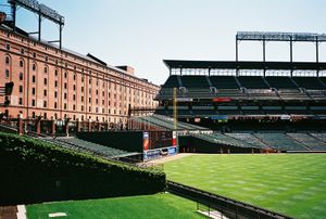 우익수와 이전 캠든 야즈의 볼티모어 & 오하이오 창고