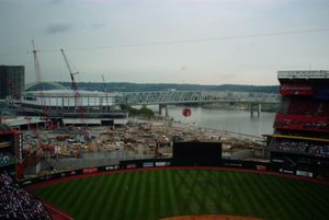 2001년 8월: 그레이트 아메리칸 볼 파크 건설 초기 단계.