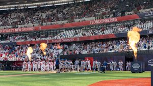 2023년 시리즈 첫 경기 전 컵스와 카디널스의 선수 및 코칭 스태프 소개