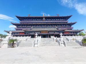 랴오닝성 랴오양의 광유사(广佑寺). 2002년에 재건되었다.