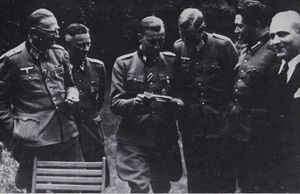 밀레티 지코프}}, ROA의 주요 이념가이자 "마르크스주의자"; 게오르기 질렌코프 장군