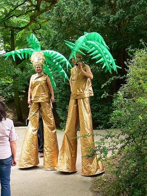 타운 가든에서 열리는 스윈던 멜라