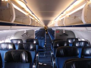 MD-80의 5열 이코노미석과 4열 프리미엄석