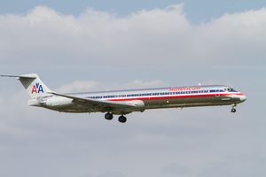 최종 생산된 MD-80 중 하나인 TWA의 MD-83으로, 두 회사의 합병 이후 아메리칸 항공(American Airlines)에서 운항했다.