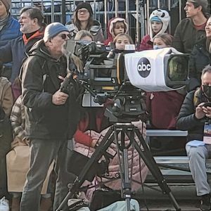 2023 로즈 퍼레이드의 ABC 카메라맨