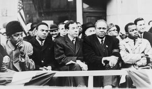 1965년 민권 운동 행렬에서 (왼쪽에서 두번째가 영)