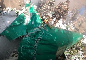 다른 각도에서 본 9N-ANC 잔해