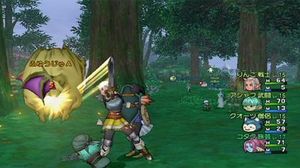 배틀 아레나에서 플레이어 캐릭터와 현재 파트너가 적과 싸우는 드래곤 퀘스트 X의 전투 장면