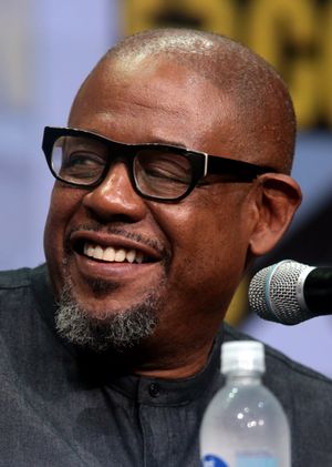 2017년 샌디에고 코믹콘 인터내셔널에서 연설하는 포레스트 휘태커(Forest Whitaker)