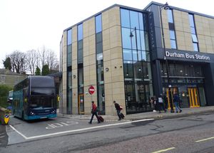 새 버스 정류장 입구