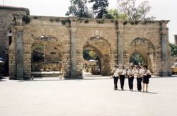 팔라초 델 프로베디토레(왕궁) 입구, 파마구스타