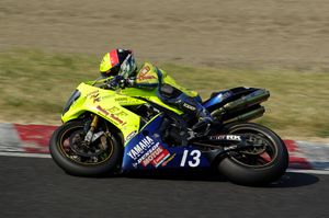 야마하 YZF-R1 of Team Etching Factory at the qualifying session of the Suzuka 300 km endurance race (2010).