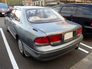 마쓰다 크로노스 후면