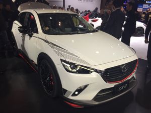 2015 도쿄 오토 살롱에서 공개된 마쓰다 CX-3 레이싱 컨셉.