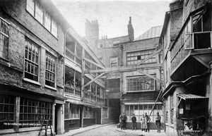 1889년의 사우스워크 조지 여관(The George Inn, Southwark)의 텅 빈 마당
