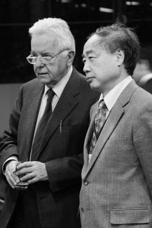 니콜라 카비보와 고바야시 마코토