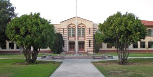 워싱턴 고등학교(Washington High School (Fremont, California)), 프리몬트에서 가장 오래된 고등학교
