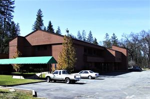 시에라 온-라인은 1980년대 초 더 큰 본사로 확장되었다.