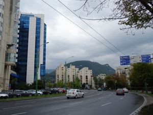 공산주의 시대에 건설된 지구인 시빅 센터(Centrul Civic)