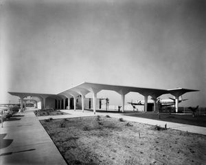 1967년경 오렌지 카운티 공항 터미널