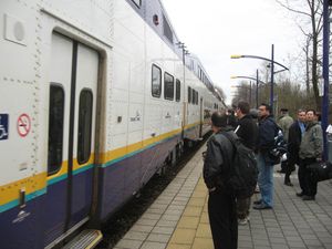 코퀴틀람에 도착하는 웨스트 코스트 익스프레스